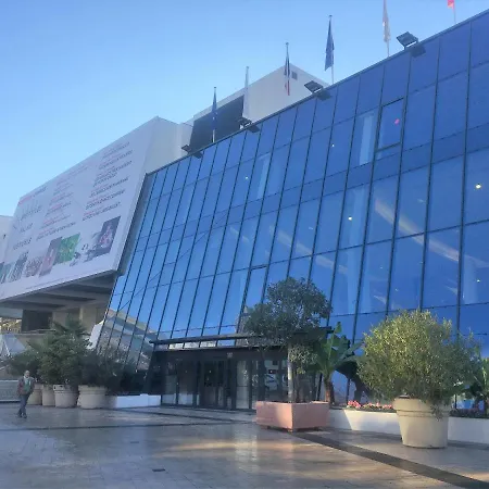 T2 Résidence élégante: Piscine, Parking, Proche Croisette Apartment