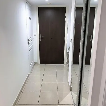 T2 Proche De La Gare, A 10 Minutes A Pieds De La Croisette, Piscine & Parking Dans De Standing דירה