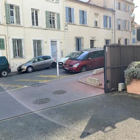 דירה T2 Proche De La Gare, A 10 Minutes A Pieds De La Croisette, Piscine & Parking Dans De Standing *