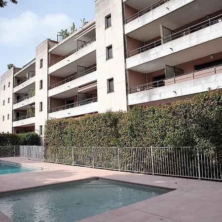 דירה T2 Proche De La Gare, A 10 Minutes A Pieds De La Croisette, Piscine & Parking Dans De Standing *