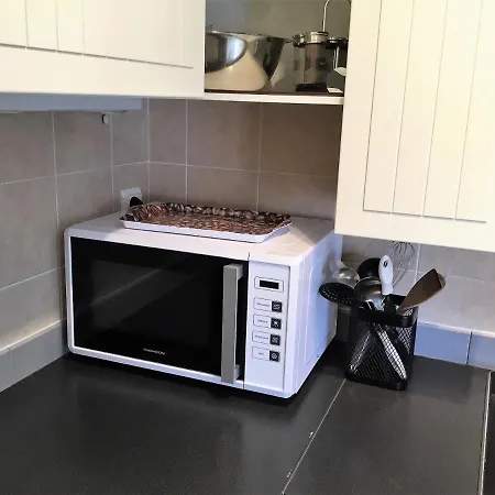 דירה T2 Proche De La Gare, A 10 Minutes A Pieds De La Croisette, Piscine & Parking Dans De Standing *